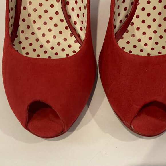 BCBGirls Chili (red) Kidsuede Peek Toe Pumps - Picture 3 of 6